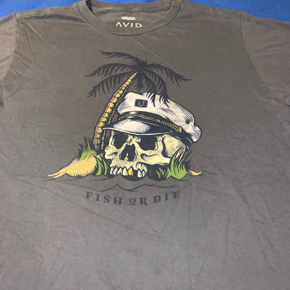 Men's Gray Size Medium Avid Gear T-shirt. “Fish Or Die”
